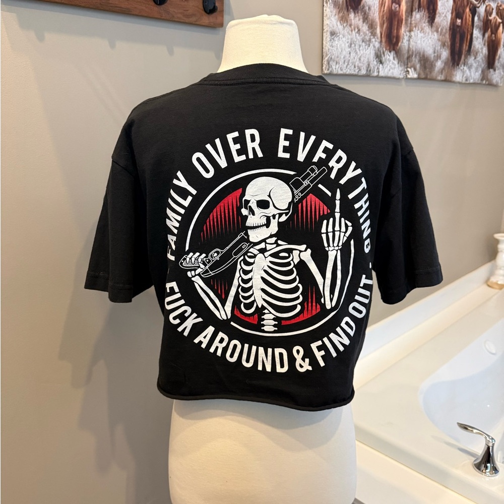 Graphic Cropped Tee - Black Red Skeleton Design